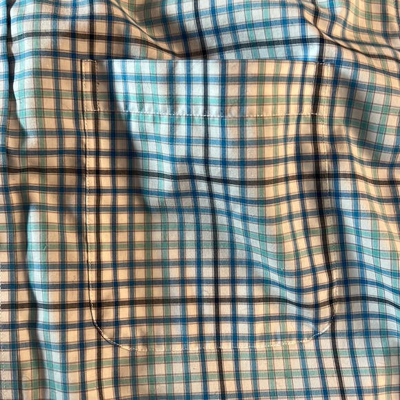 Jos A Bank Button Up Short Sleeve Shirt - Picture 2 of 3